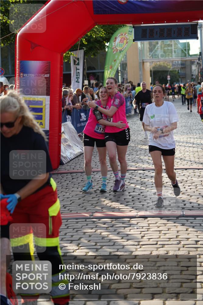 13.06.2025 - Holstenköstenlauf Felixshl http://msf.ph/oto/7923836 13.06.2025 19:56:05 Laufen 2114, 2460, 2550, 2564, 2941, 3171, 3183, 3659, 3767 meine-sportfotos.de