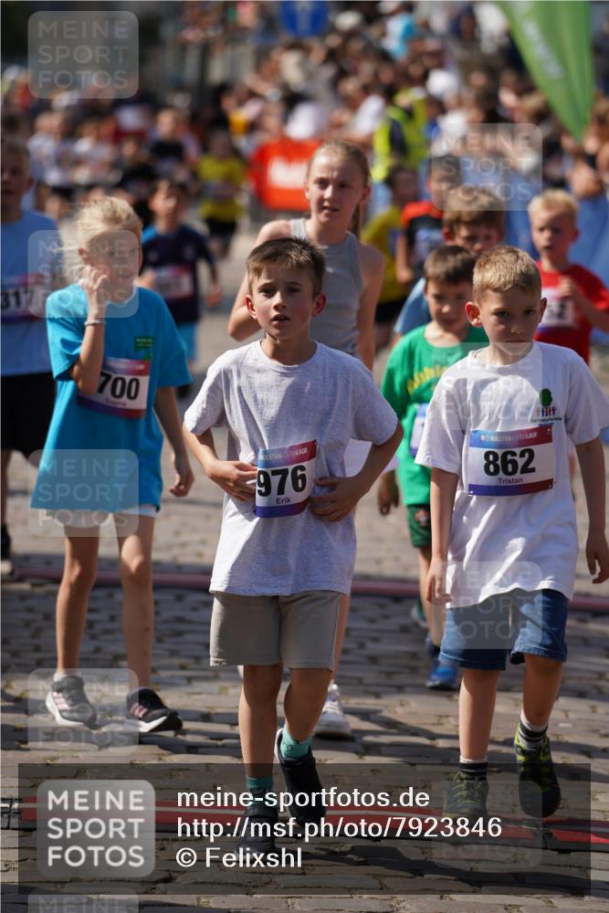 13.06.2025 - Holstenköstenlauf Felixshl http://msf.ph/oto/7923846 13.06.2025 16:08:17 Laufen 7, 191, 317, 322, 448, 454, 468, 578, 582, 683, 700, 854, 862, 956, 967, 976, 1044, 1046, 1148, 1151, 1152, 1204 meine-sportfotos.de
