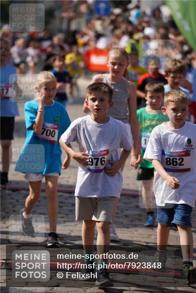 13.06.2025 - Holstenköstenlauf Felixshl http://msf.ph/oto/7923848 13.06.2025 16:08:17 Laufen 7, 191, 317, 322, 448, 454, 468, 578, 582, 683, 700, 854, 862, 956, 967, 976, 1044, 1046, 1148, 1151, 1152, 1204 meine-sportfotos.de