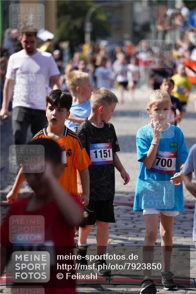 13.06.2025 - Holstenköstenlauf Felixshl http://msf.ph/oto/7923850 13.06.2025 16:08:18 Laufen 7, 191, 317, 322, 454, 468, 578, 582, 683, 695, 700, 854, 956, 967, 1044, 1046, 1148, 1151, 1152, 1204 meine-sportfotos.de