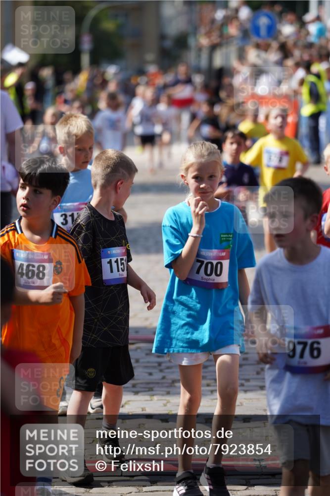 13.06.2025 - Holstenköstenlauf Felixshl http://msf.ph/oto/7923854 13.06.2025 16:08:18 Laufen 7, 191, 317, 322, 454, 468, 578, 582, 683, 695, 700, 854, 956, 967, 1044, 1046, 1148, 1151, 1152, 1204 meine-sportfotos.de