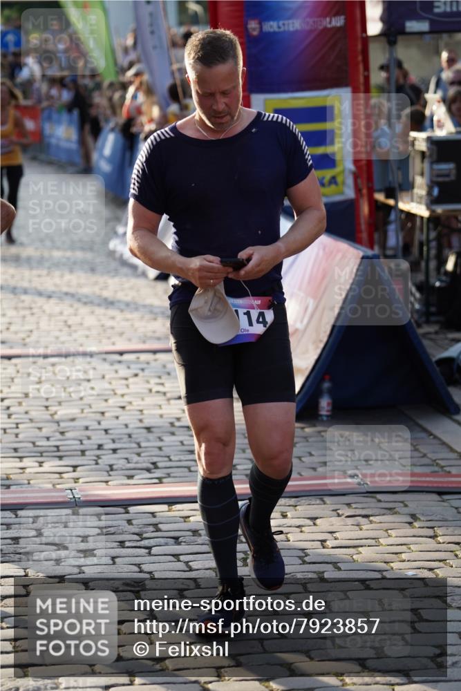 13.06.2025 - Holstenköstenlauf Felixshl http://msf.ph/oto/7923857 13.06.2025 19:56:10 Laufen 2460, 2550, 3659, 3767 meine-sportfotos.de