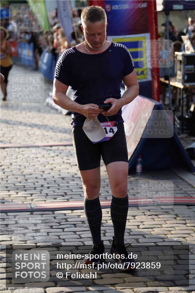 13.06.2025 - Holstenköstenlauf Felixshl http://msf.ph/oto/7923859 13.06.2025 19:56:10 Laufen 2460, 2550, 3659, 3767 meine-sportfotos.de