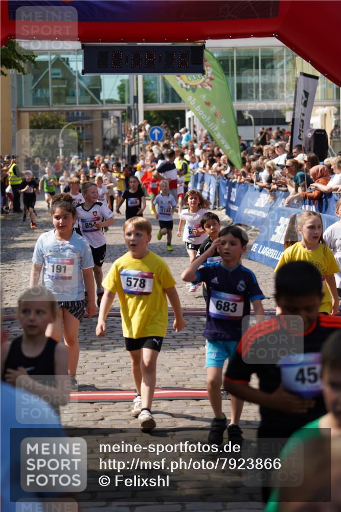 13.06.2025 - Holstenköstenlauf Felixshl http://msf.ph/oto/7923866 13.06.2025 16:08:25 Laufen 7, 191, 433, 446, 450, 469, 578, 582, 597, 695, 854, 856, 956, 967, 1145, 1204, 1209, 1210, 1213, 1385, 1421 meine-sportfotos.de