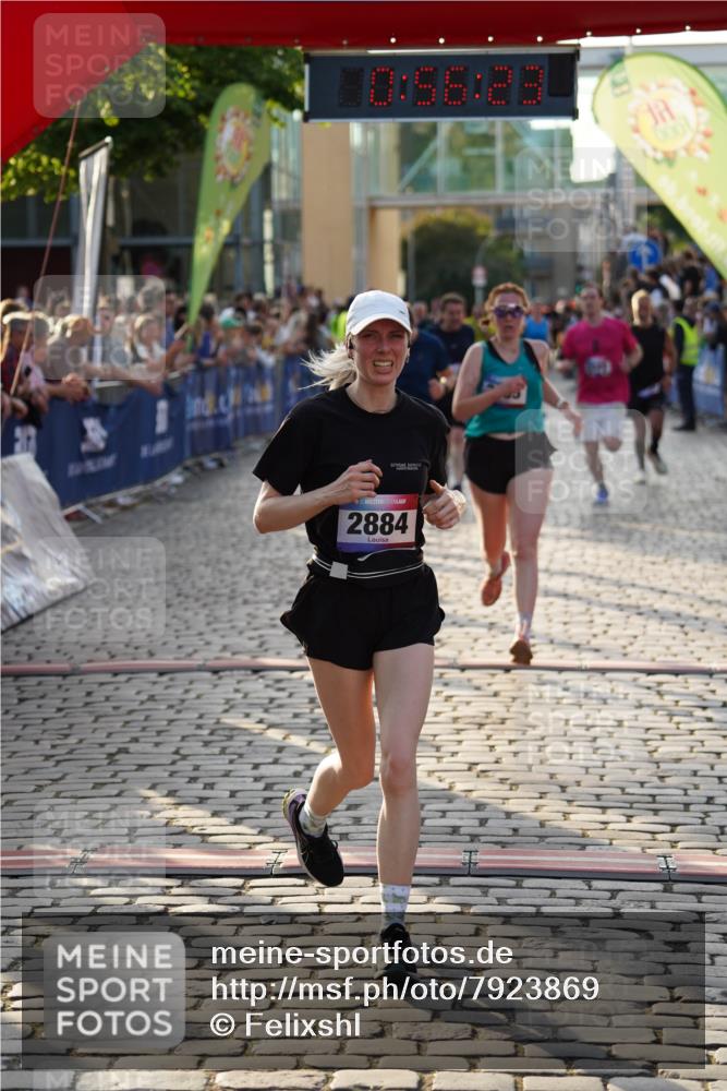 13.06.2025 - Holstenköstenlauf Felixshl http://msf.ph/oto/7923869 13.06.2025 19:56:22 Laufen 2055, 2141, 2150, 2184, 2317, 2546, 2589, 2606, 2884, 3005, 3222, 3671 meine-sportfotos.de