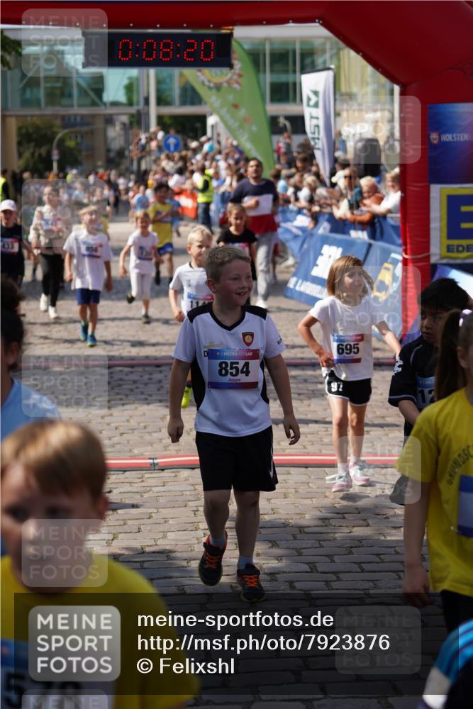 13.06.2025 - Holstenköstenlauf Felixshl http://msf.ph/oto/7923876 13.06.2025 16:08:29 Laufen 289, 433, 446, 450, 469, 597, 695, 854, 856, 967, 1145, 1209, 1210, 1213, 1302, 1385, 1421 meine-sportfotos.de