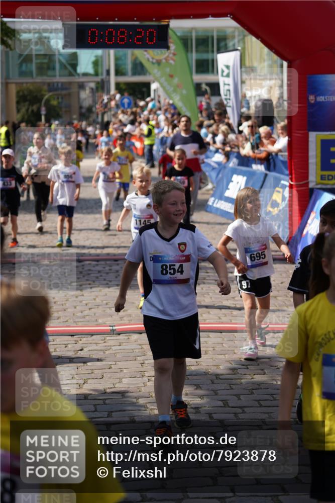 13.06.2025 - Holstenköstenlauf Felixshl http://msf.ph/oto/7923878 13.06.2025 16:08:29 Laufen 289, 433, 446, 450, 469, 597, 695, 854, 856, 967, 1145, 1209, 1210, 1213, 1302, 1385, 1421 meine-sportfotos.de