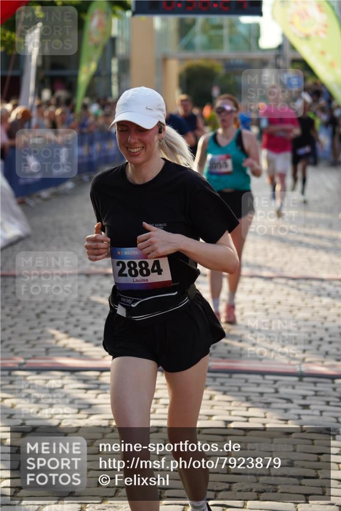 13.06.2025 - Holstenköstenlauf Felixshl http://msf.ph/oto/7923879 13.06.2025 19:56:23 Laufen 2055, 2141, 2150, 2184, 2317, 2546, 2589, 2606, 2884, 3005, 3222, 3671 meine-sportfotos.de