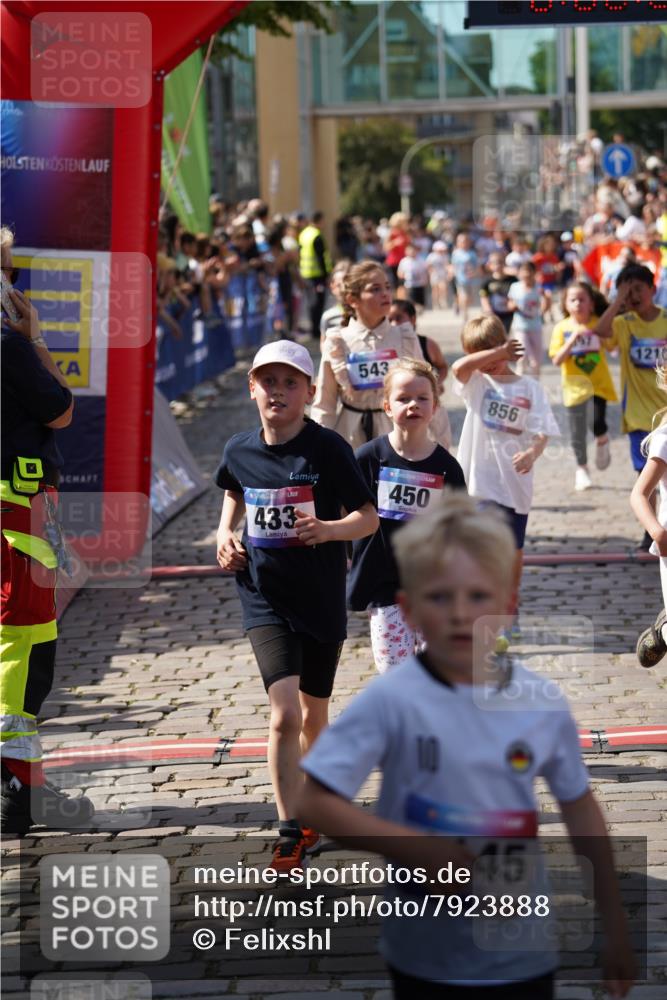 13.06.2025 - Holstenköstenlauf Felixshl http://msf.ph/oto/7923888 13.06.2025 16:08:32 Laufen 289, 295, 433, 446, 450, 469, 597, 856, 1145, 1209, 1210, 1213, 1302, 1385, 1421, 1806 meine-sportfotos.de