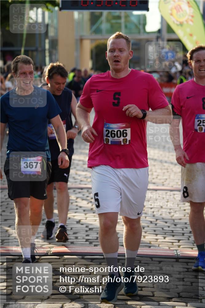 13.06.2025 - Holstenköstenlauf Felixshl http://msf.ph/oto/7923893 13.06.2025 19:56:27 Laufen 2141, 2150, 2184, 2317, 2546, 2589, 2606, 3005, 3167, 3222, 3671, 3917, 3937, 3969 meine-sportfotos.de