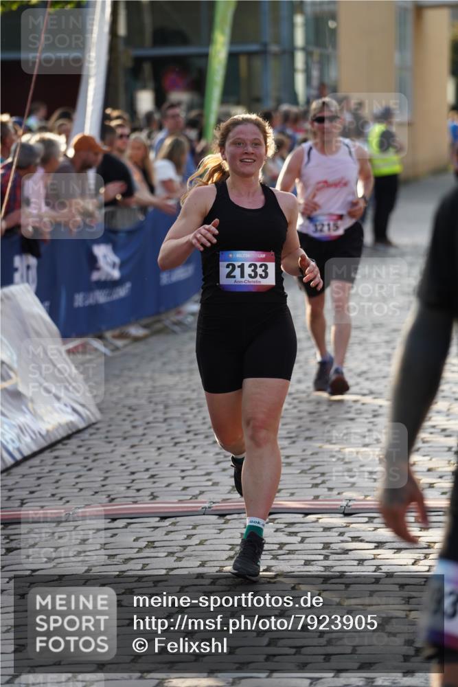 13.06.2025 - Holstenköstenlauf Felixshl http://msf.ph/oto/7923905 13.06.2025 19:56:40 Laufen 2089, 2133, 2136, 2272, 2865, 2942, 3215 meine-sportfotos.de