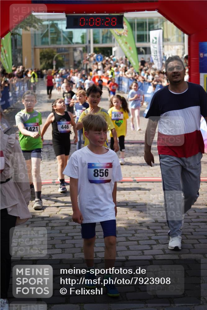 13.06.2025 - Holstenköstenlauf Felixshl http://msf.ph/oto/7923908 13.06.2025 16:08:37 Laufen 289, 295, 303, 446, 597, 845, 964, 1051, 1208, 1209, 1213, 1214, 1302, 1305, 1314, 1421, 1806 meine-sportfotos.de