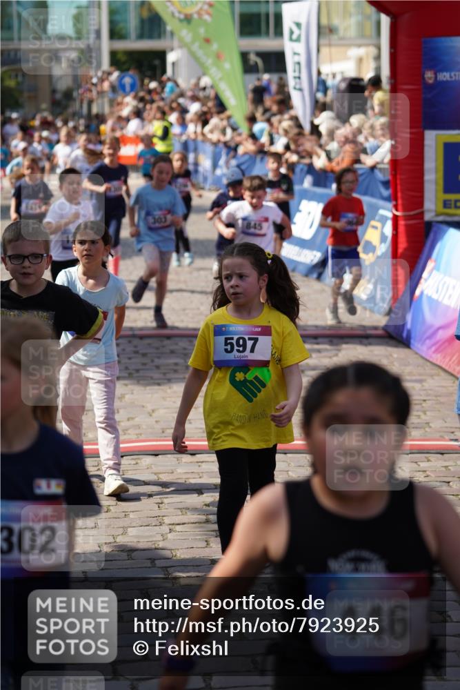 13.06.2025 - Holstenköstenlauf Felixshl http://msf.ph/oto/7923925 13.06.2025 16:08:42 Laufen 291, 295, 303, 685, 686, 711, 839, 843, 845, 858, 859, 861, 964, 1051, 1208, 1214, 1305, 1311, 1314, 1806 meine-sportfotos.de