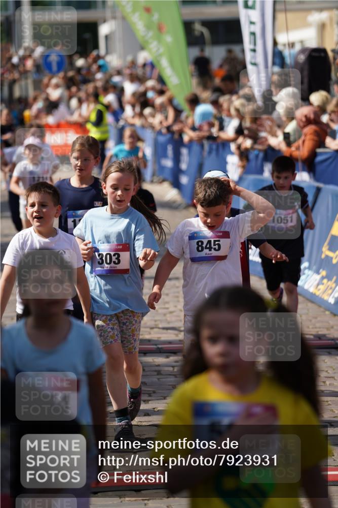 13.06.2025 - Holstenköstenlauf Felixshl http://msf.ph/oto/7923931 13.06.2025 16:08:43 Laufen 291, 303, 685, 686, 711, 839, 843, 845, 858, 859, 861, 964, 1051, 1208, 1214, 1305, 1311, 1314, 1315, 1857 meine-sportfotos.de