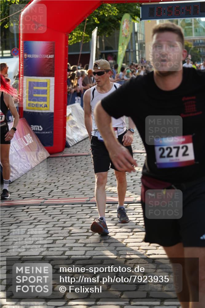 13.06.2025 - Holstenköstenlauf Felixshl http://msf.ph/oto/7923935 13.06.2025 19:56:46 Laufen 2089, 2471, 2572, 3215, 3226, 3770 meine-sportfotos.de