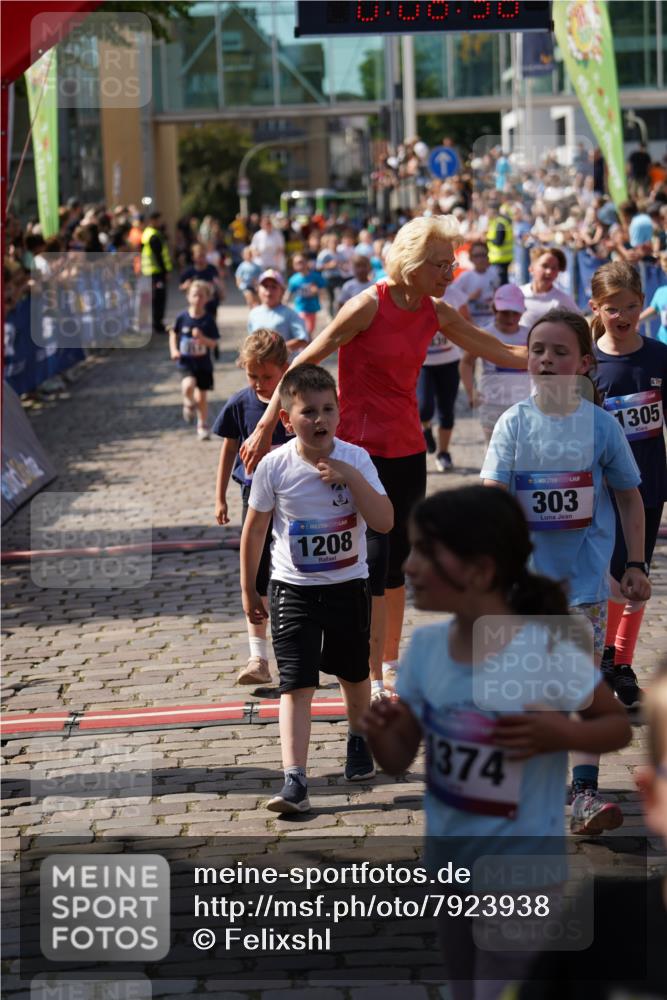 13.06.2025 - Holstenköstenlauf Felixshl http://msf.ph/oto/7923938 13.06.2025 16:08:45 Laufen 202, 290, 291, 303, 685, 686, 692, 711, 839, 843, 845, 858, 859, 861, 964, 1051, 1208, 1214, 1305, 1311, 1314, 1315, 1857 meine-sportfotos.de