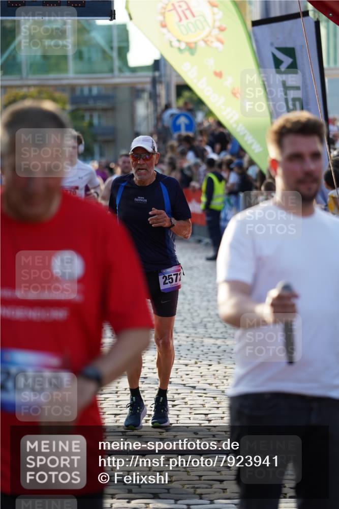 13.06.2025 - Holstenköstenlauf Felixshl http://msf.ph/oto/7923941 13.06.2025 19:56:49 Laufen 2089, 2264, 2471, 2572, 3226, 3770 meine-sportfotos.de