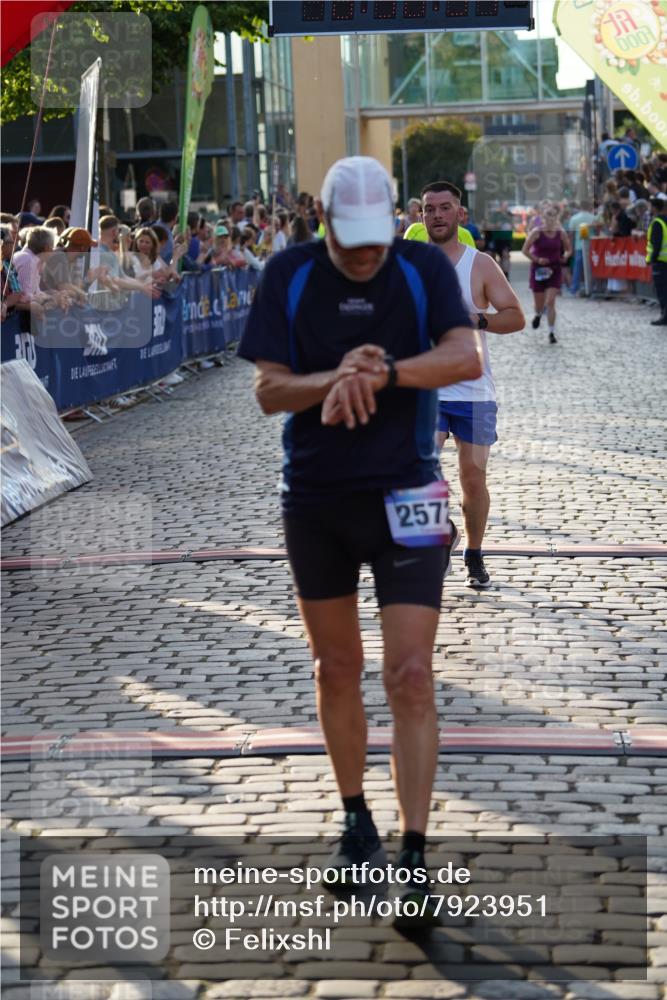 13.06.2025 - Holstenköstenlauf Felixshl http://msf.ph/oto/7923951 13.06.2025 19:56:53 Laufen 2036, 2264, 2471, 2572, 2611, 2663, 3226, 3770 meine-sportfotos.de