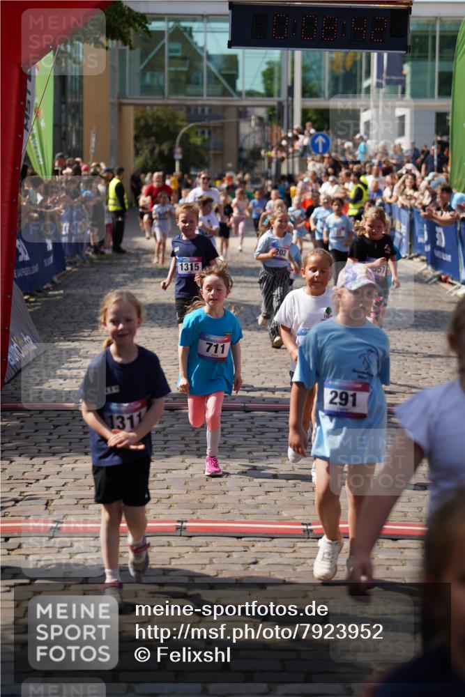 13.06.2025 - Holstenköstenlauf Felixshl http://msf.ph/oto/7923952 13.06.2025 16:08:51 Laufen 198, 200, 202, 290, 291, 292, 440, 457, 682, 685, 692, 704, 711, 717, 841, 858, 859, 861, 971, 972, 1182, 1311, 1315, 1857 meine-sportfotos.de