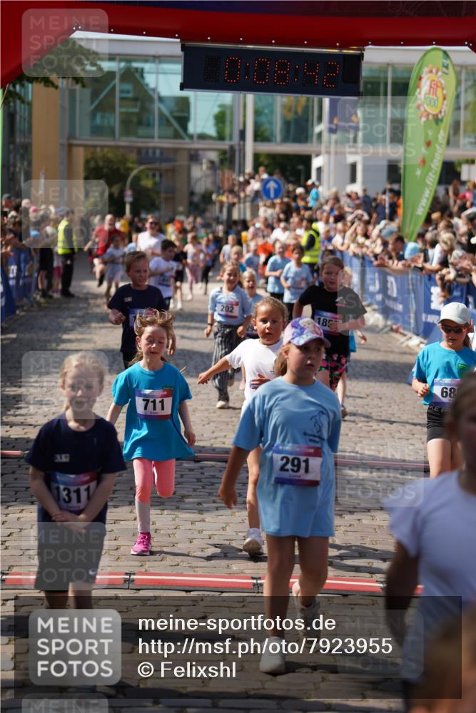 13.06.2025 - Holstenköstenlauf Felixshl http://msf.ph/oto/7923955 13.06.2025 16:08:51 Laufen 198, 200, 202, 290, 291, 292, 440, 457, 682, 685, 692, 704, 711, 717, 841, 858, 859, 861, 971, 972, 1182, 1311, 1315, 1857 meine-sportfotos.de