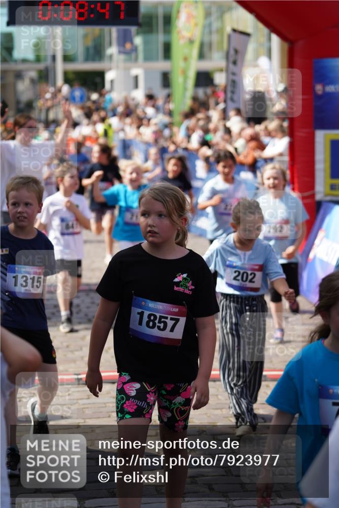 13.06.2025 - Holstenköstenlauf Felixshl http://msf.ph/oto/7923977 13.06.2025 16:08:56 Laufen 198, 200, 202, 290, 292, 318, 437, 440, 457, 599, 682, 692, 704, 717, 841, 971, 972, 977, 1049, 1050, 1182, 1307, 1820 meine-sportfotos.de