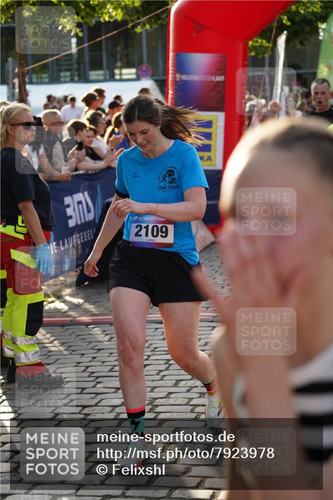 13.06.2025 - Holstenköstenlauf Felixshl http://msf.ph/oto/7923978 13.06.2025 19:57:13 Laufen 2109, 2161, 2227, 2306, 2613, 3173, 3177, 3695, 3755, 3924 meine-sportfotos.de