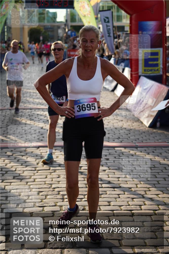 13.06.2025 - Holstenköstenlauf Felixshl http://msf.ph/oto/7923982 13.06.2025 19:57:22 Laufen 2169, 2217, 2218, 2695, 3924 meine-sportfotos.de