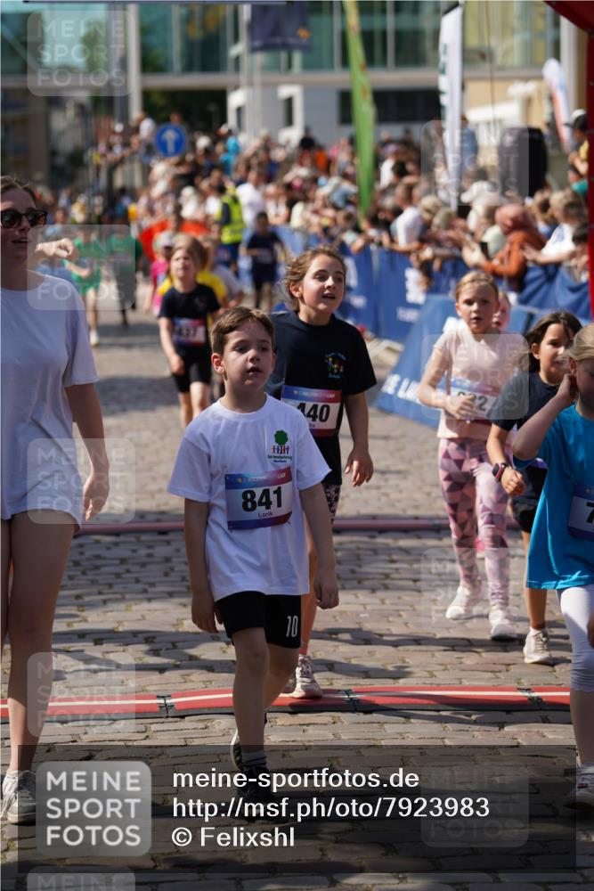 13.06.2025 - Holstenköstenlauf Felixshl http://msf.ph/oto/7923983 13.06.2025 16:08:59 Laufen 198, 200, 292, 299, 318, 437, 440, 443, 447, 457, 599, 682, 704, 717, 841, 849, 971, 972, 977, 1047, 1049, 1050, 1182, 1307, 1820 meine-sportfotos.de