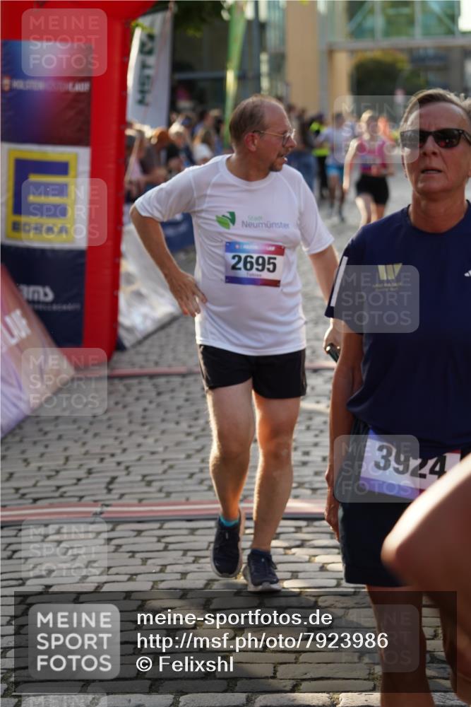 13.06.2025 - Holstenköstenlauf Felixshl http://msf.ph/oto/7923986 13.06.2025 19:57:24 Laufen 2169, 2217, 2218, 2695 meine-sportfotos.de