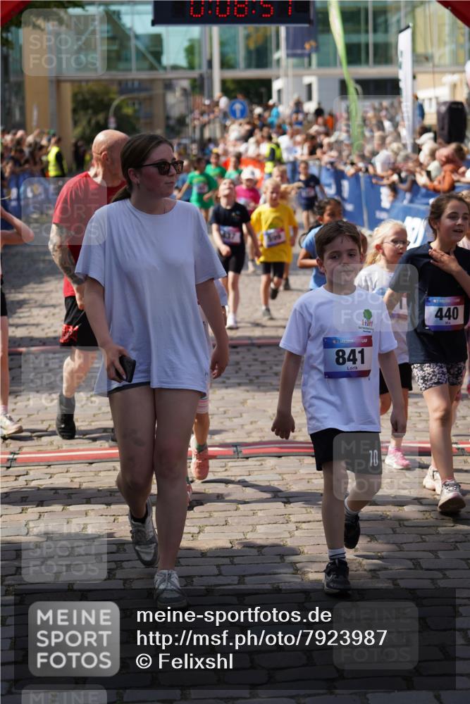 13.06.2025 - Holstenköstenlauf Felixshl http://msf.ph/oto/7923987 13.06.2025 16:09:00 Laufen 198, 200, 287, 299, 309, 318, 437, 440, 443, 447, 457, 599, 682, 704, 717, 849, 971, 972, 977, 1047, 1049, 1050, 1182, 1307, 1310, 1820 meine-sportfotos.de