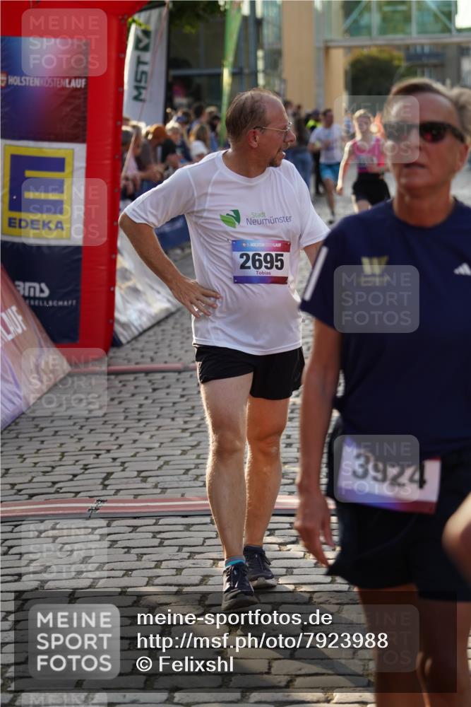 13.06.2025 - Holstenköstenlauf Felixshl http://msf.ph/oto/7923988 13.06.2025 19:57:24 Laufen 2169, 2217, 2218, 2695 meine-sportfotos.de