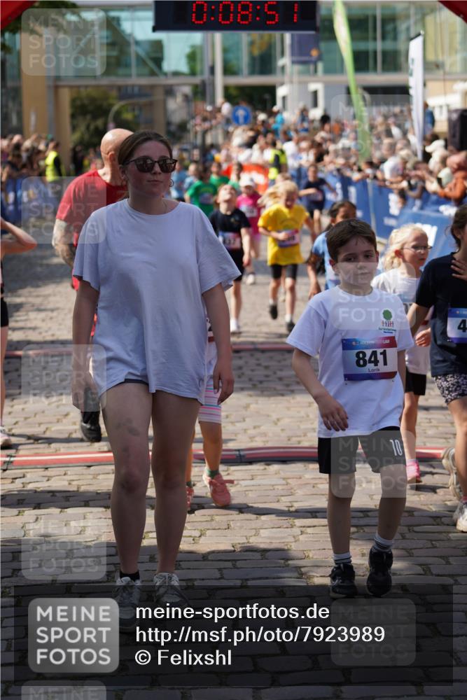 13.06.2025 - Holstenköstenlauf Felixshl http://msf.ph/oto/7923989 13.06.2025 16:09:00 Laufen 198, 200, 287, 299, 309, 318, 437, 440, 443, 447, 457, 599, 682, 704, 717, 849, 971, 972, 977, 1047, 1049, 1050, 1182, 1307, 1310, 1820 meine-sportfotos.de