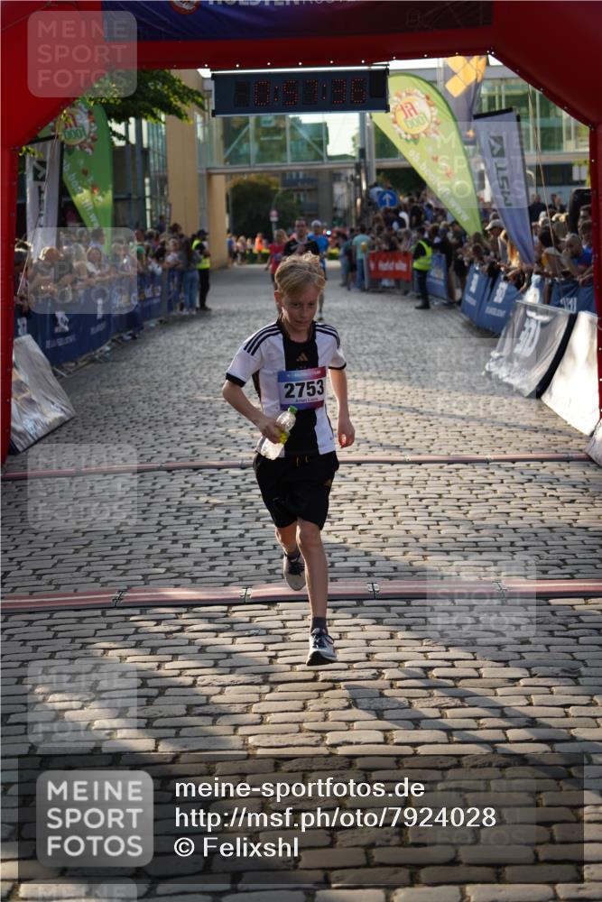 13.06.2025 - Holstenköstenlauf Felixshl http://msf.ph/oto/7924028 13.06.2025 19:57:35 Laufen 2753, 3655, 3808, 3816 meine-sportfotos.de