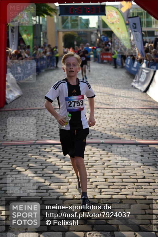 13.06.2025 - Holstenköstenlauf Felixshl http://msf.ph/oto/7924037 13.06.2025 19:57:36 Laufen 2753, 3655, 3808, 3816 meine-sportfotos.de