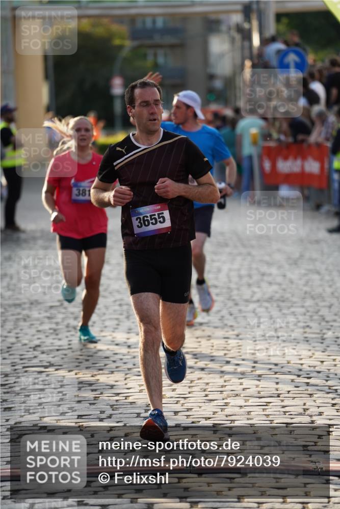 13.06.2025 - Holstenköstenlauf Felixshl http://msf.ph/oto/7924039 13.06.2025 19:57:39 Laufen 3655, 3808, 3816 meine-sportfotos.de