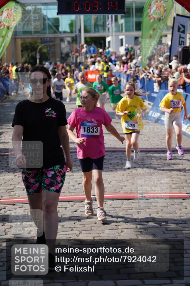 13.06.2025 - Holstenköstenlauf Felixshl http://msf.ph/oto/7924042 13.06.2025 16:09:23 Laufen 211, 576, 586, 600, 689, 690, 707, 708, 852, 978, 979, 1042, 1052, 1424, 1833 meine-sportfotos.de