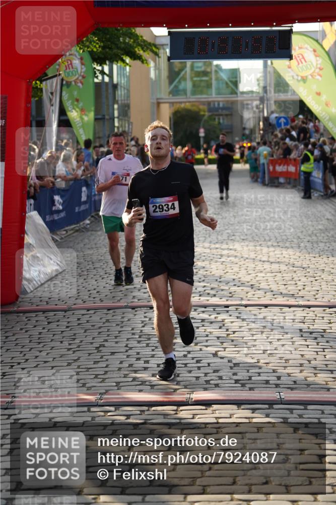 13.06.2025 - Holstenköstenlauf Felixshl http://msf.ph/oto/7924087 13.06.2025 19:57:57 Laufen 2298, 2671, 2934 meine-sportfotos.de