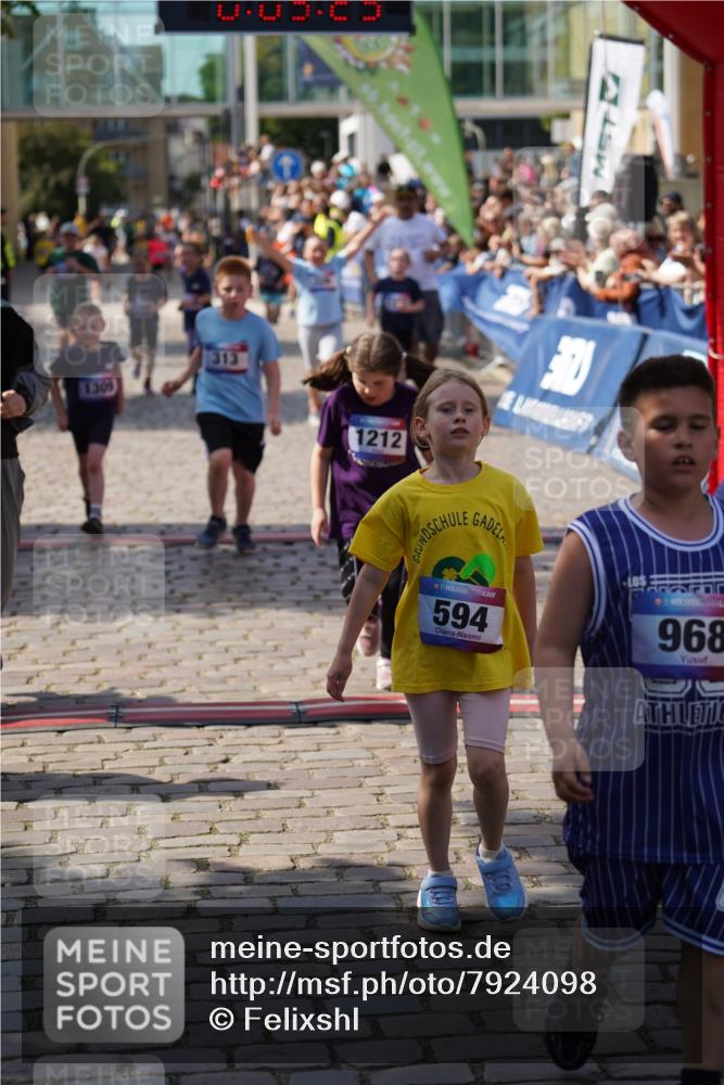 13.06.2025 - Holstenköstenlauf Felixshl http://msf.ph/oto/7924098 13.06.2025 16:09:38 Laufen 313, 326, 594, 969, 1186, 1212, 1308, 1309, 1312 meine-sportfotos.de