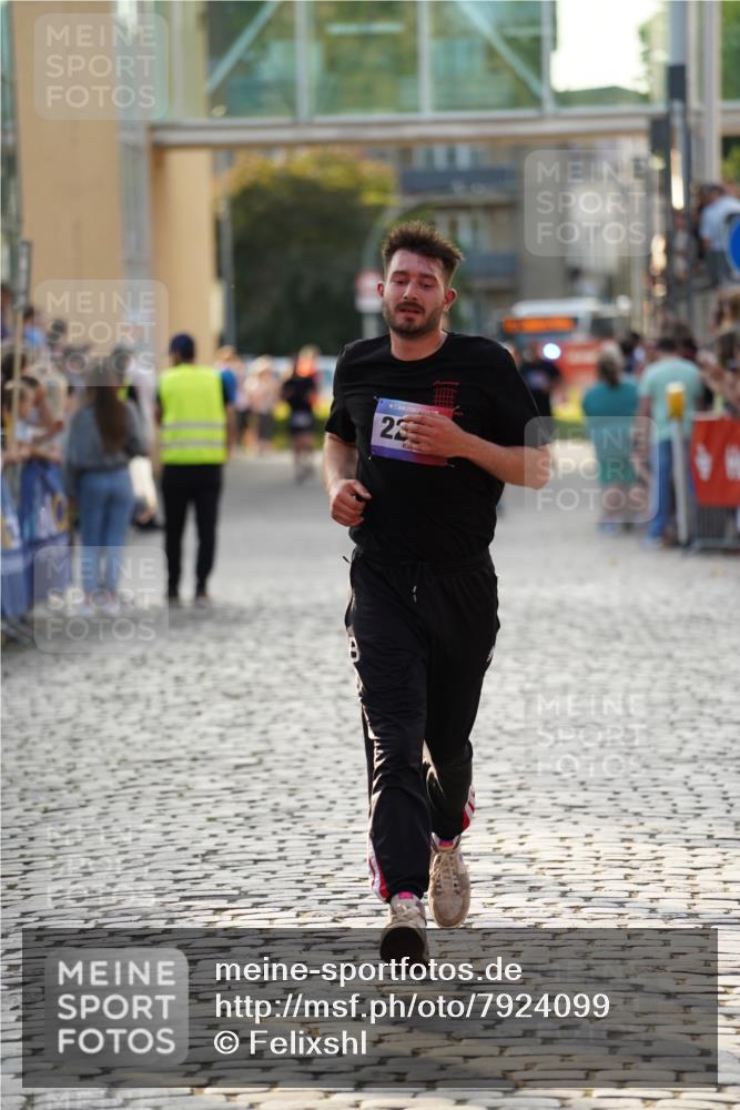 13.06.2025 - Holstenköstenlauf Felixshl http://msf.ph/oto/7924099 13.06.2025 19:58:03 Laufen 2298, 3895 meine-sportfotos.de