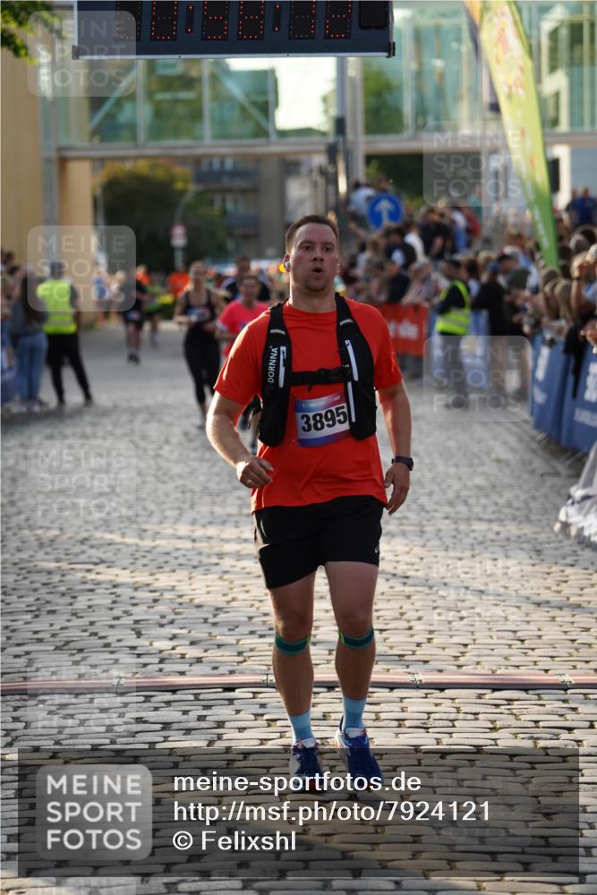 13.06.2025 - Holstenköstenlauf Felixshl http://msf.ph/oto/7924121 13.06.2025 19:58:11 Laufen 2789, 3895, 3945 meine-sportfotos.de