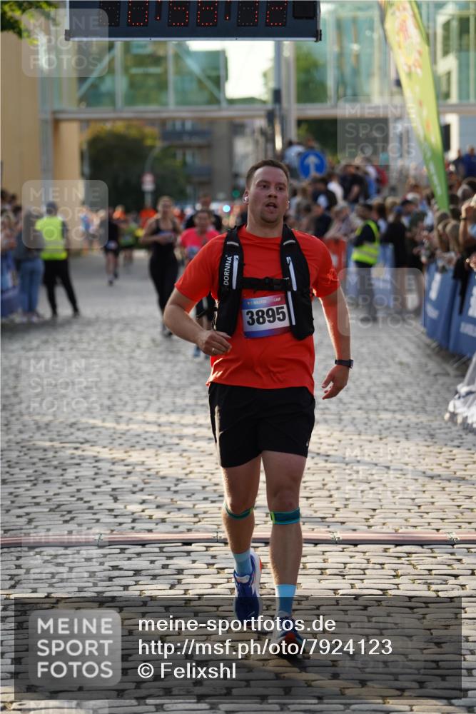 13.06.2025 - Holstenköstenlauf Felixshl http://msf.ph/oto/7924123 13.06.2025 19:58:11 Laufen 2789, 3895, 3945 meine-sportfotos.de