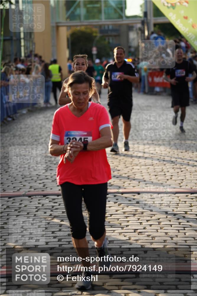 13.06.2025 - Holstenköstenlauf Felixshl http://msf.ph/oto/7924149 13.06.2025 19:58:18 Laufen 2458, 2789, 3881, 3945 meine-sportfotos.de