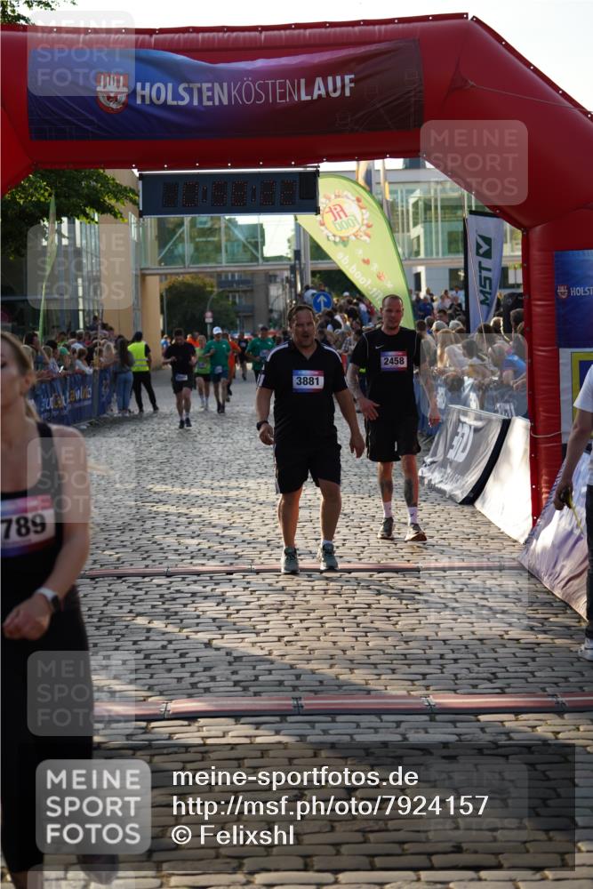 13.06.2025 - Holstenköstenlauf Felixshl http://msf.ph/oto/7924157 13.06.2025 19:58:21 Laufen 2458, 2789, 2940, 3055, 3056, 3279, 3881 meine-sportfotos.de