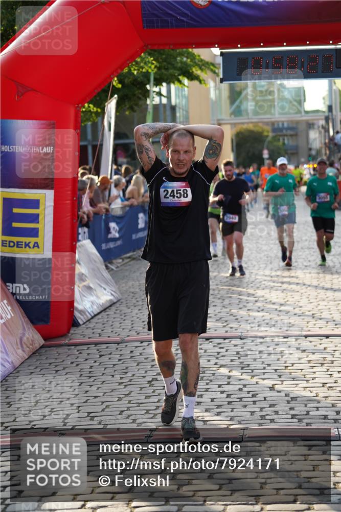 13.06.2025 - Holstenköstenlauf Felixshl http://msf.ph/oto/7924171 13.06.2025 19:58:26 Laufen 2444, 2458, 2940, 3055, 3056, 3279, 3745 meine-sportfotos.de