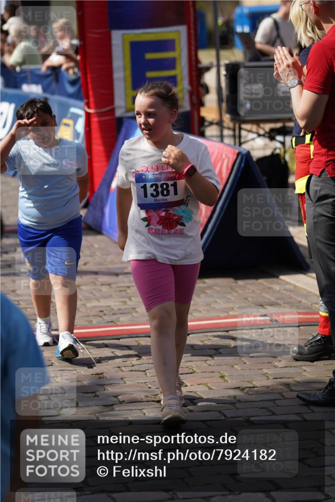 13.06.2025 - Holstenköstenlauf Felixshl http://msf.ph/oto/7924182 13.06.2025 16:10:00 Laufen 201, 293, 294, 310, 961, 1381 meine-sportfotos.de