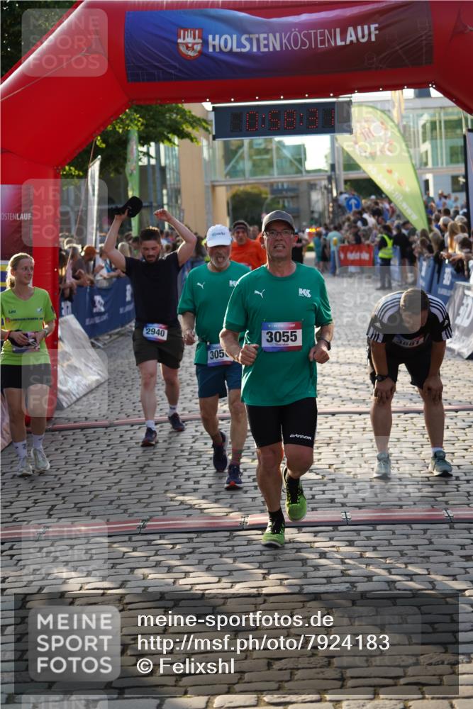 13.06.2025 - Holstenköstenlauf Felixshl http://msf.ph/oto/7924183 13.06.2025 19:58:30 Laufen 2251, 2444, 2575, 2940, 3055, 3056, 3279, 3727, 3745 meine-sportfotos.de