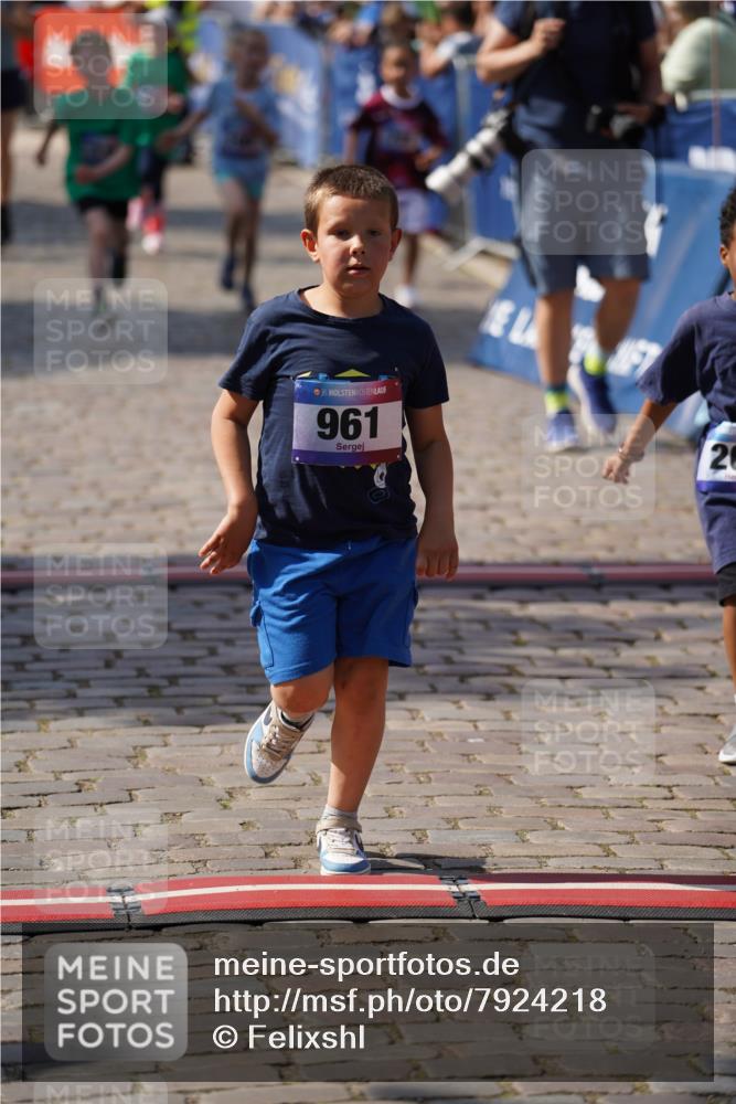13.06.2025 - Holstenköstenlauf Felixshl http://msf.ph/oto/7924218 13.06.2025 16:10:06 Laufen 115, 119, 122, 190, 201, 705, 866, 961, 1834 meine-sportfotos.de