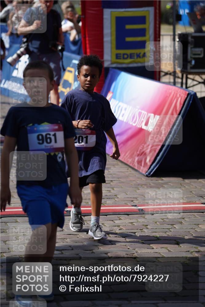 13.06.2025 - Holstenköstenlauf Felixshl http://msf.ph/oto/7924227 13.06.2025 16:10:08 Laufen 115, 119, 122, 190, 201, 455, 705, 866, 961, 1834 meine-sportfotos.de