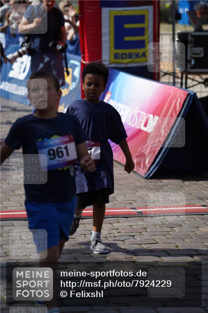 13.06.2025 - Holstenköstenlauf Felixshl http://msf.ph/oto/7924229 13.06.2025 16:10:08 Laufen 115, 119, 122, 190, 201, 455, 705, 866, 961, 1834 meine-sportfotos.de