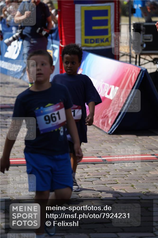 13.06.2025 - Holstenköstenlauf Felixshl http://msf.ph/oto/7924231 13.06.2025 16:10:08 Laufen 115, 119, 122, 190, 201, 455, 705, 866, 961, 1834 meine-sportfotos.de